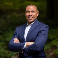 Headshot of Tracy Dowe